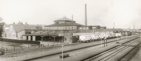  Alfa Margarinefabrik, da det gik godt. De havde eget jernbanespor til fabrikken. 