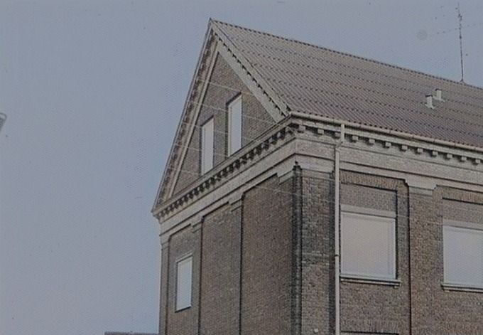 Ahorngade 3. Huset blev bygget i 1907 som Teknisk Skole. Fotograferet i 1981. Da blev huset ikke længere anvendt som Teknisk Skole.
Da Tekniske Skole Lukkede, blev den omdannet til boliger for unge mennesker.