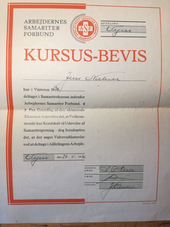 Andreas Nielsen.
 
Læge Heuch startede kursus 1936 på teknisk skole.