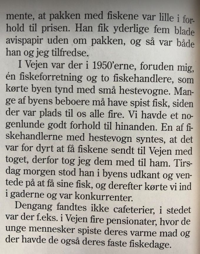 Johannes Bredmose Simonsen   fra Esbjerg blev 93 år. Han skrev bøger om fiskeriet og salg af fiskene i Esbjerg og omegn, også Vejen.